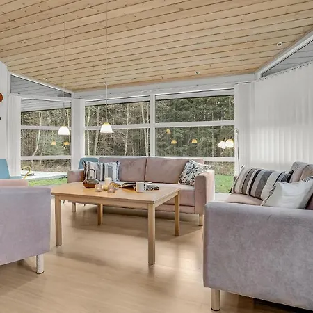 4 Bedroom Awesome In Dom wakacyjny