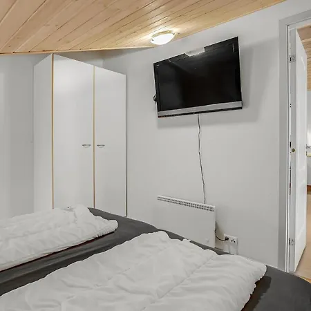 4 Bedroom Awesome In Dom wakacyjny