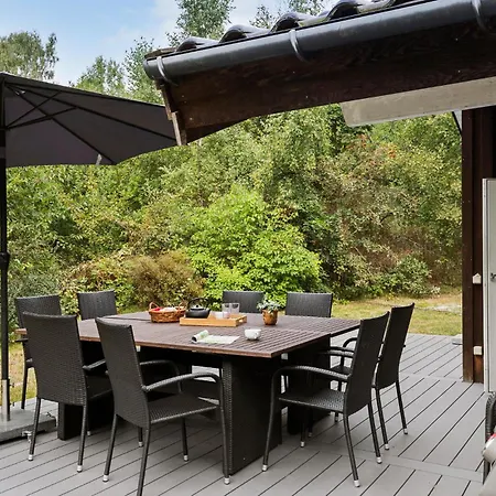 Dom wakacyjny 4 Bedroom Awesome In Nexø