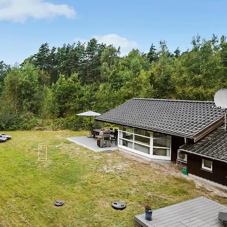 4 Bedroom Awesome In *